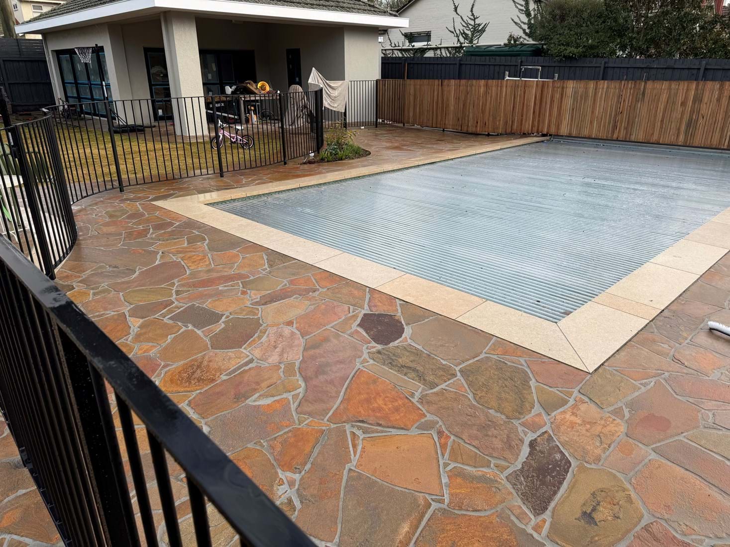 Random Castlemaine paving